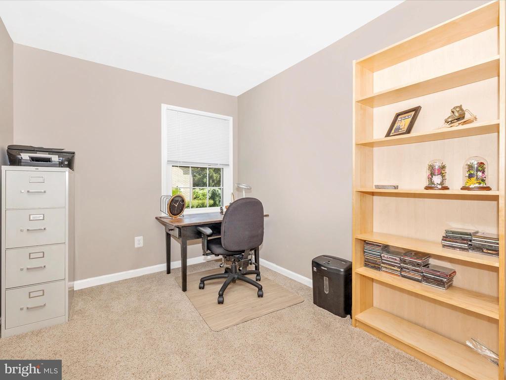 8102 Glendale Dr