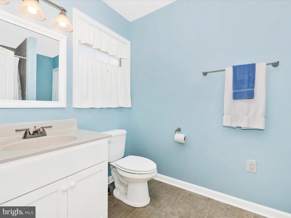 8102 Glendale Dr