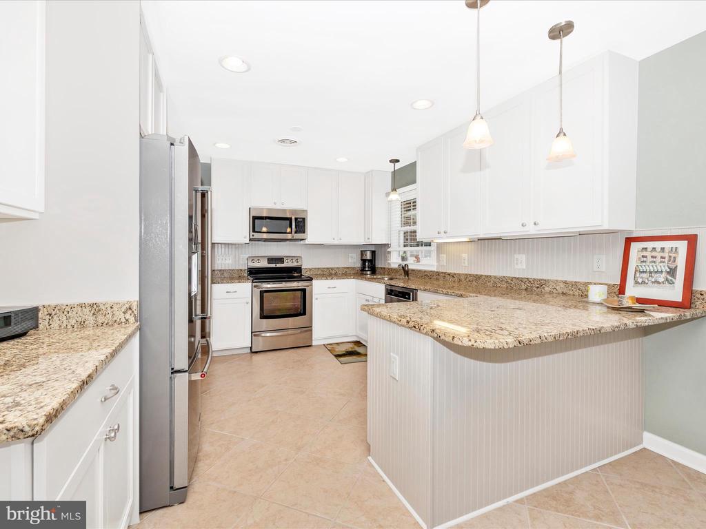 8102 Glendale Dr