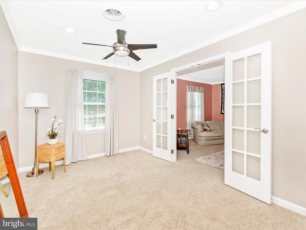 8102 Glendale Dr