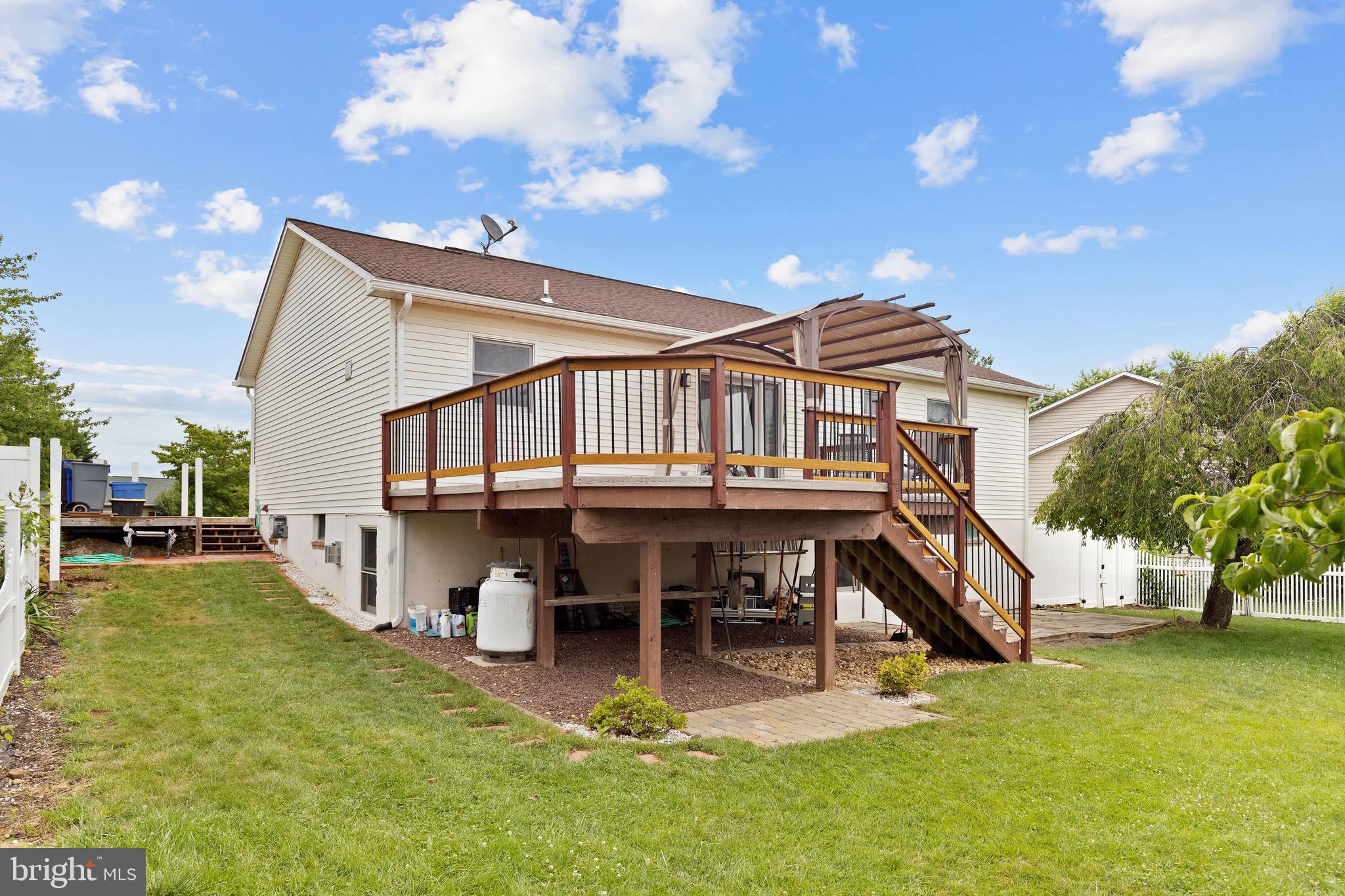 18 TERBEN COURT