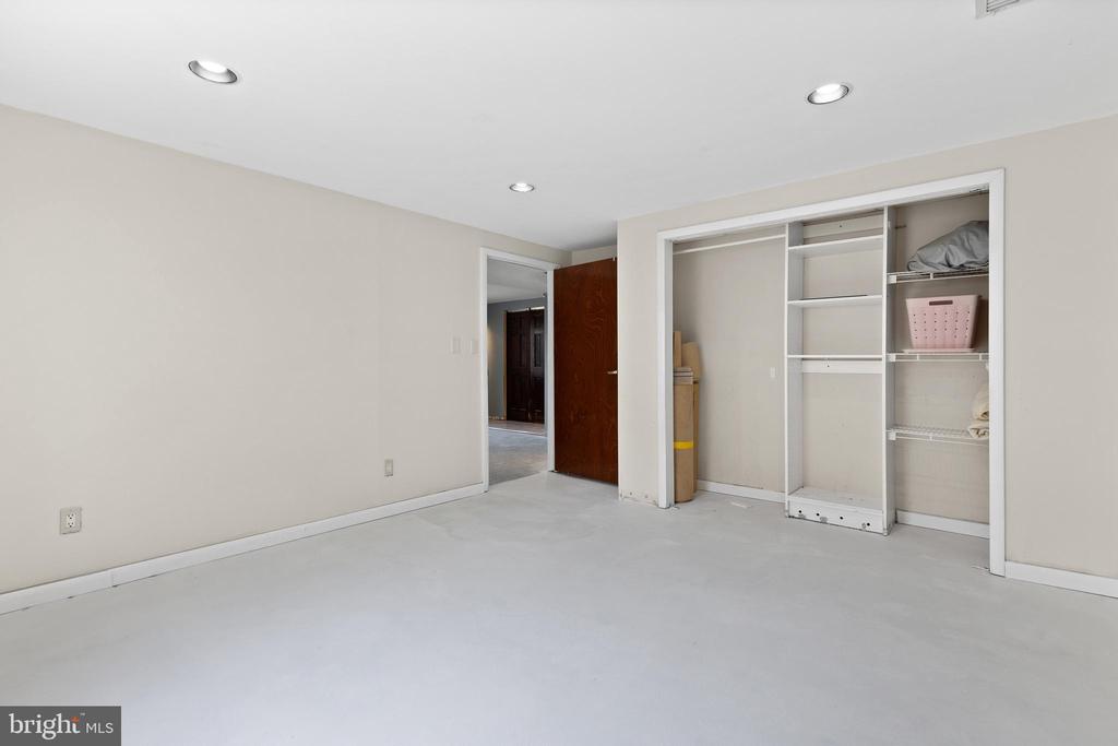 18 TERBEN COURT