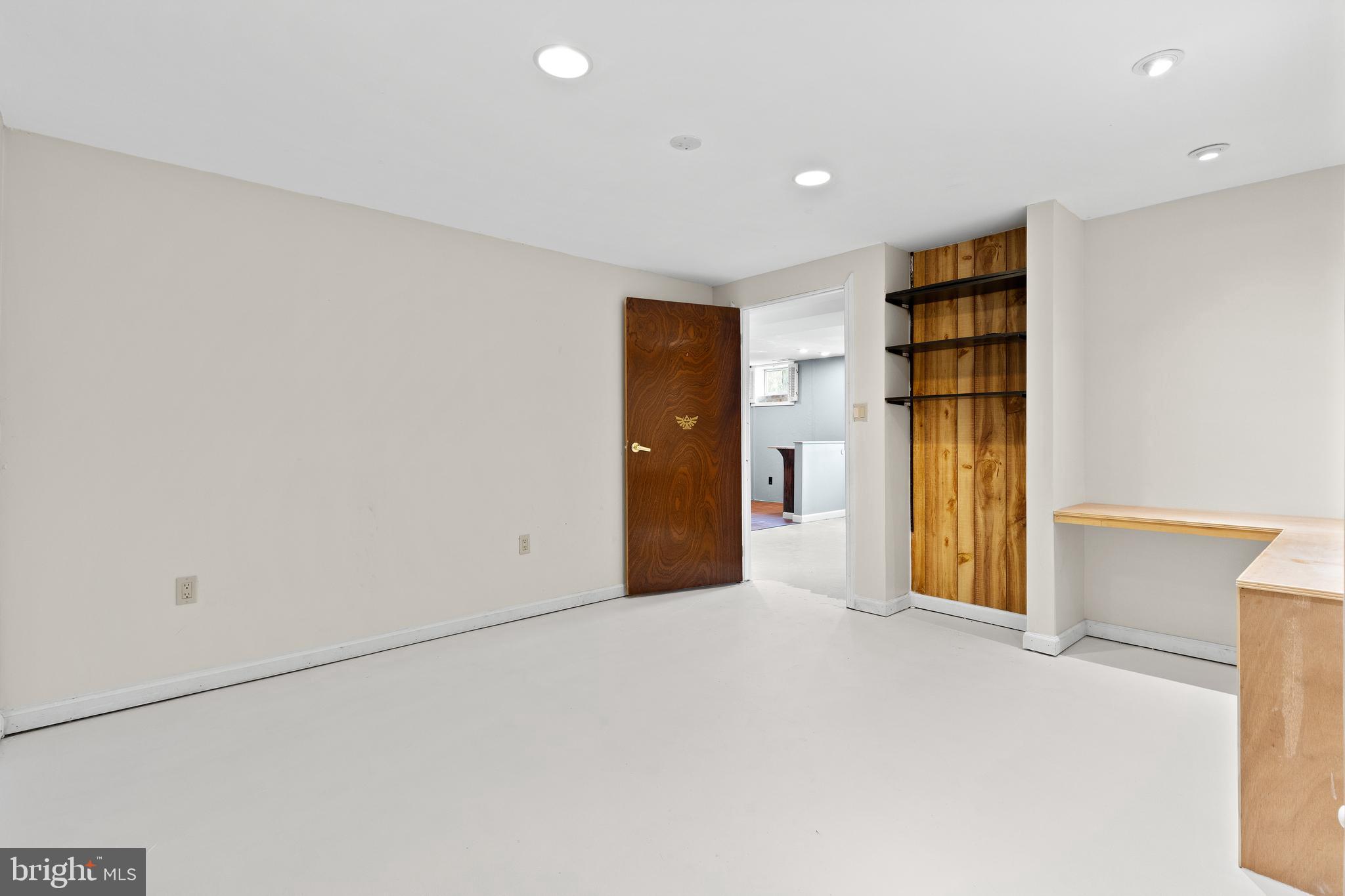 18 TERBEN COURT