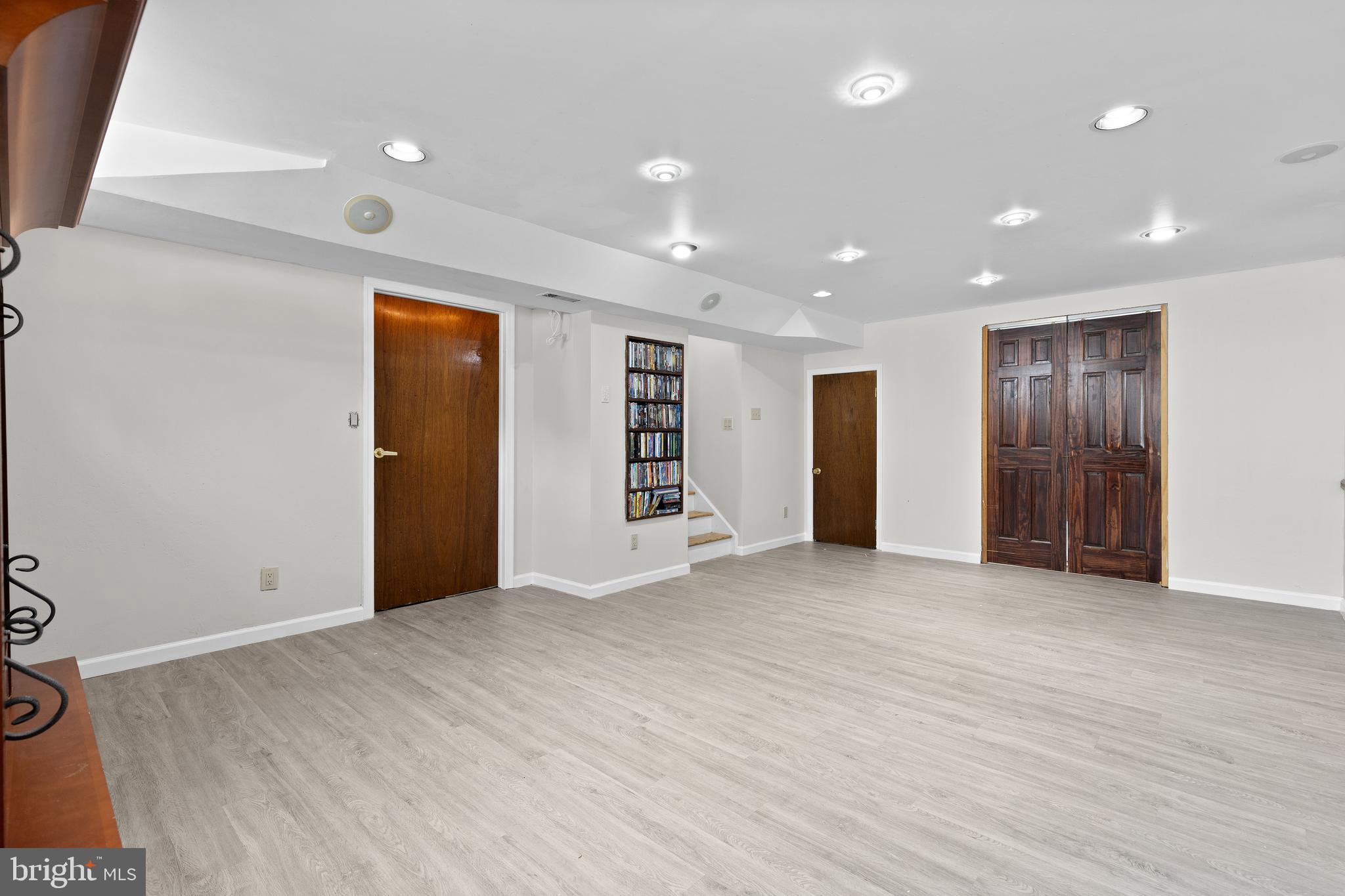 18 TERBEN COURT