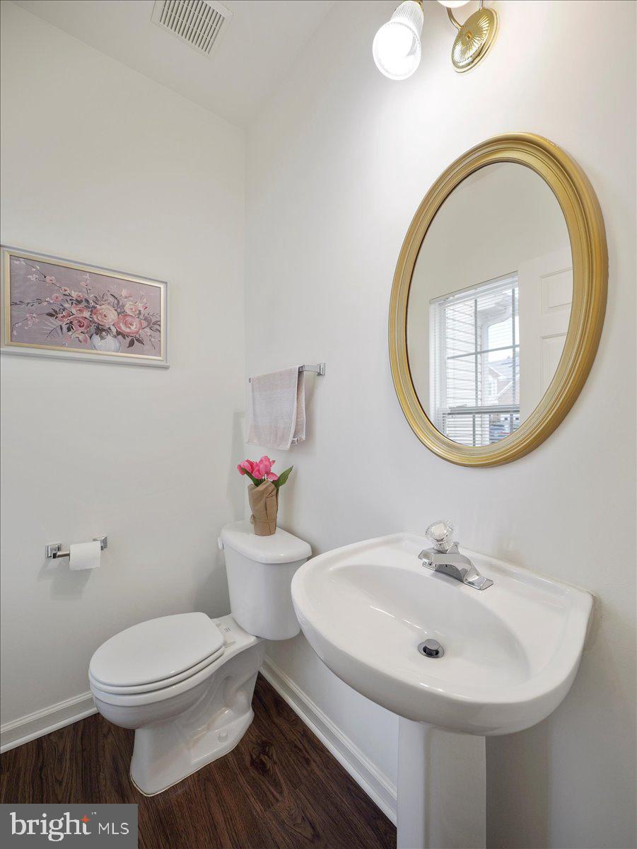 1721 DEARBOUGHT DRIVE