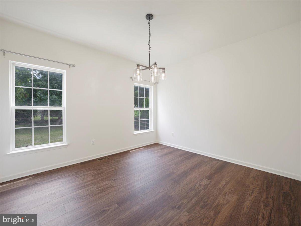 1721 DEARBOUGHT DRIVE