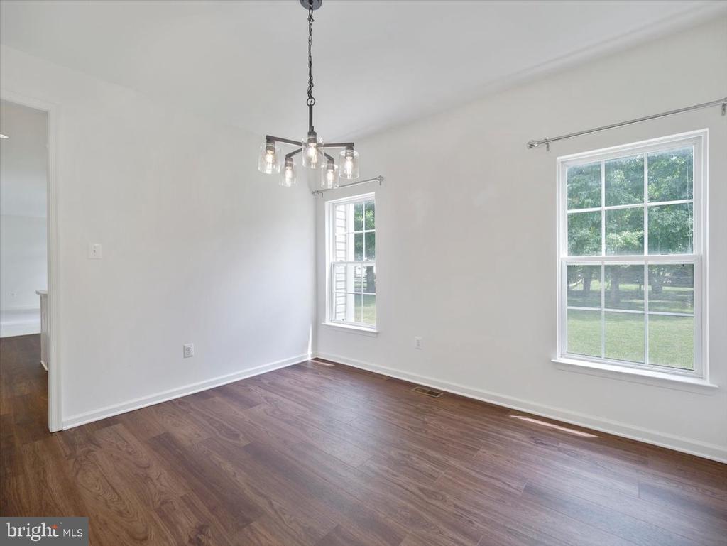 1721 DEARBOUGHT DRIVE