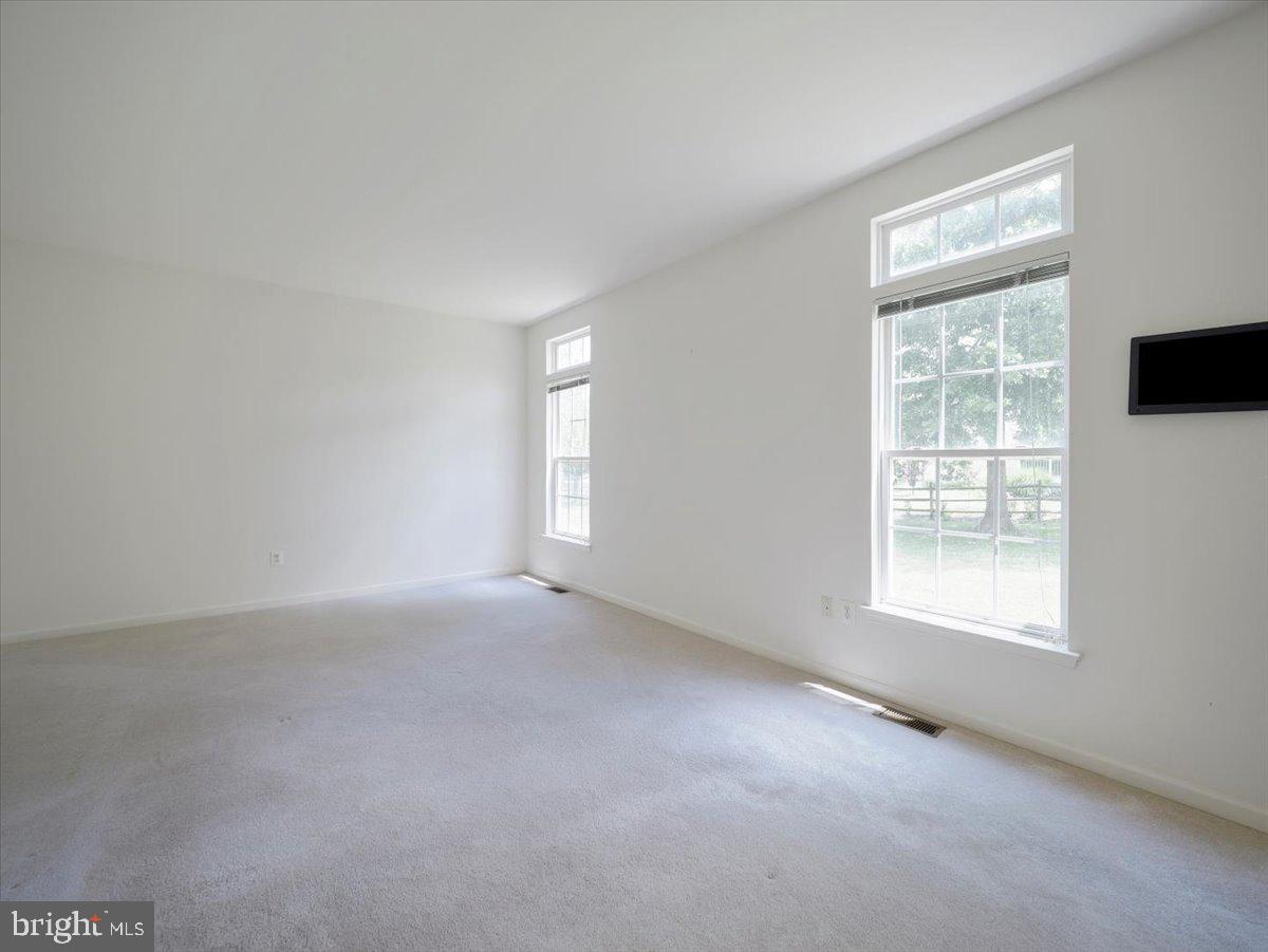 1721 DEARBOUGHT DRIVE