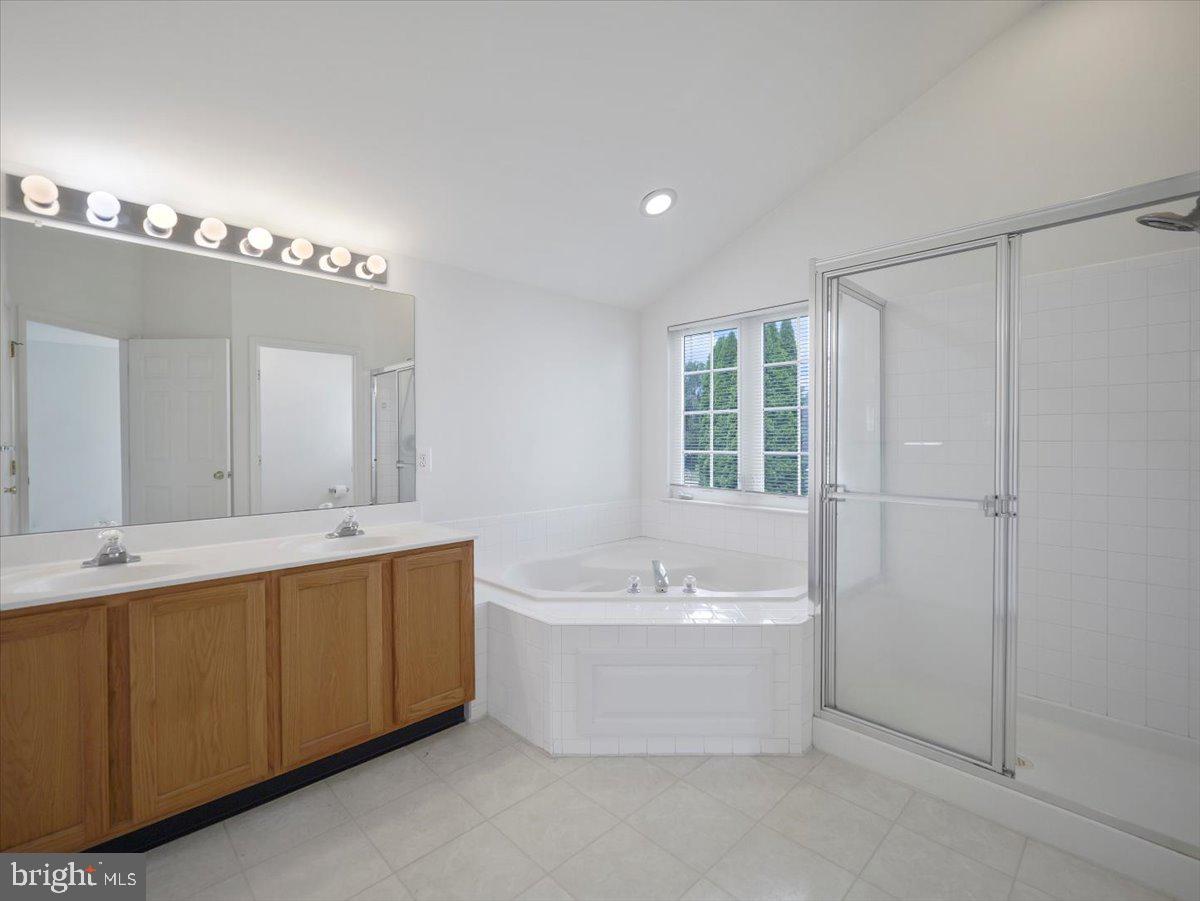 1721 DEARBOUGHT DRIVE