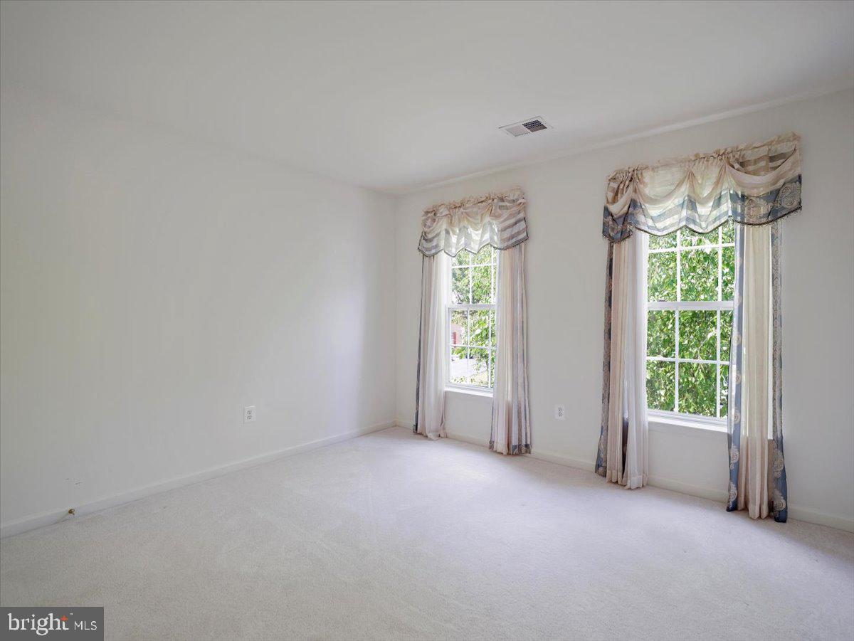 1721 DEARBOUGHT DRIVE