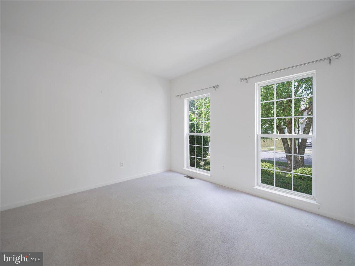 1721 DEARBOUGHT DRIVE