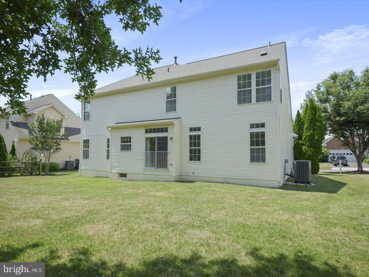 1721 DEARBOUGHT DRIVE