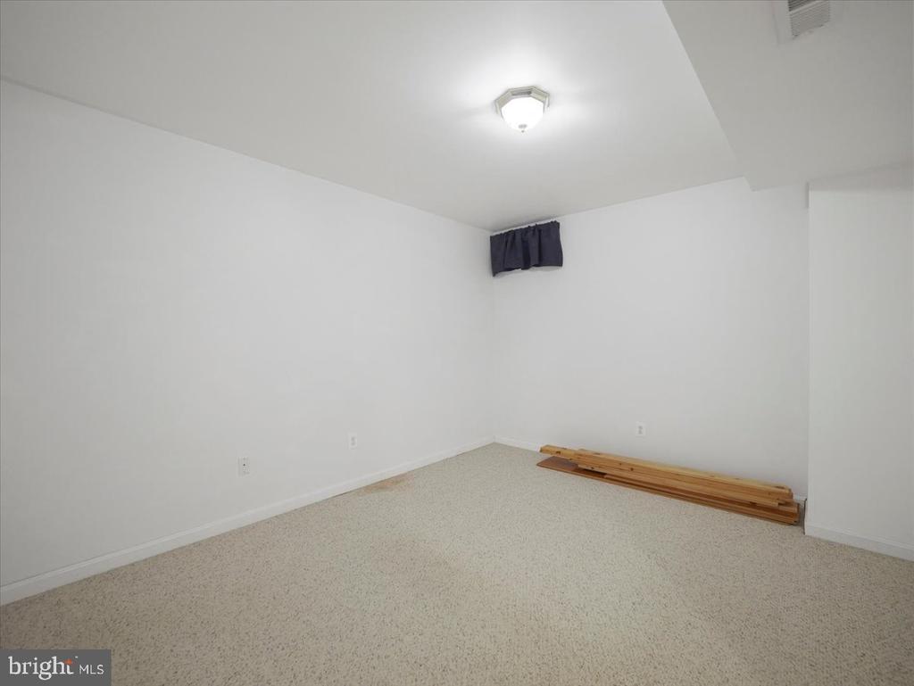 1721 DEARBOUGHT DRIVE