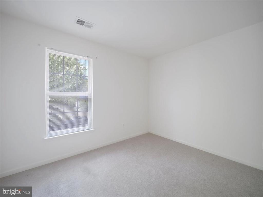 1721 DEARBOUGHT DRIVE