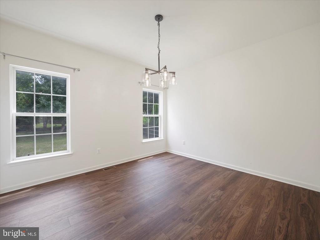 1721 DEARBOUGHT DRIVE