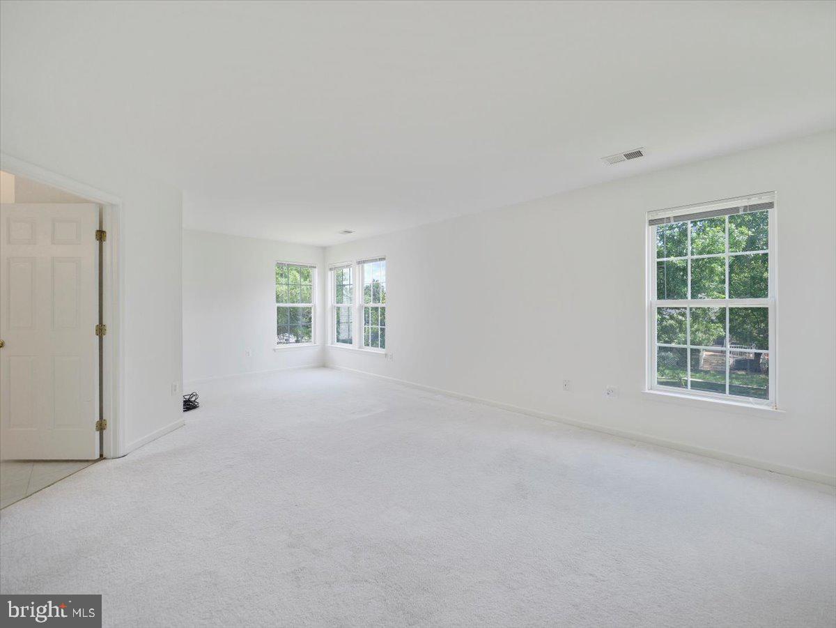 1721 DEARBOUGHT DRIVE