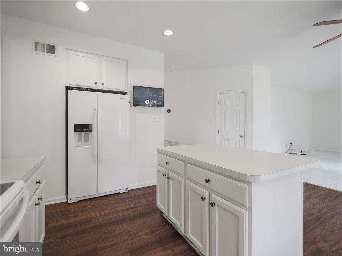 1721 DEARBOUGHT DRIVE