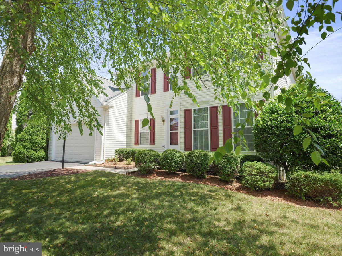 1721 DEARBOUGHT DRIVE