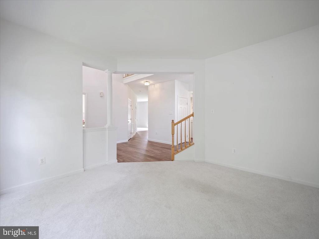 1721 DEARBOUGHT DRIVE