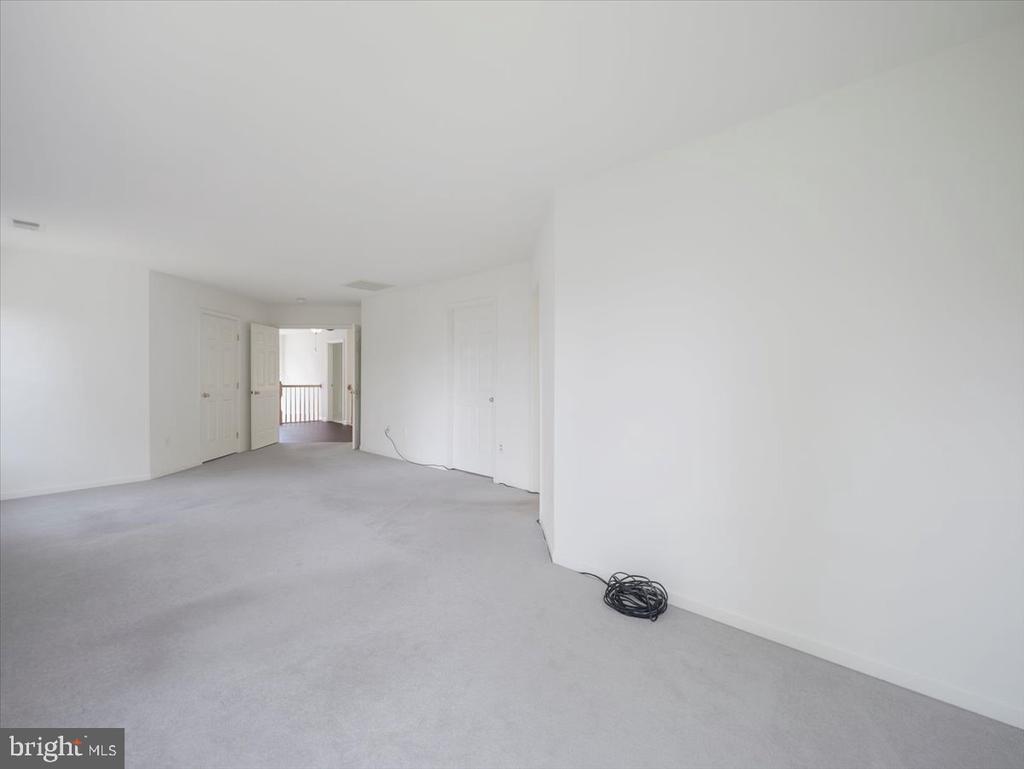 1721 DEARBOUGHT DRIVE
