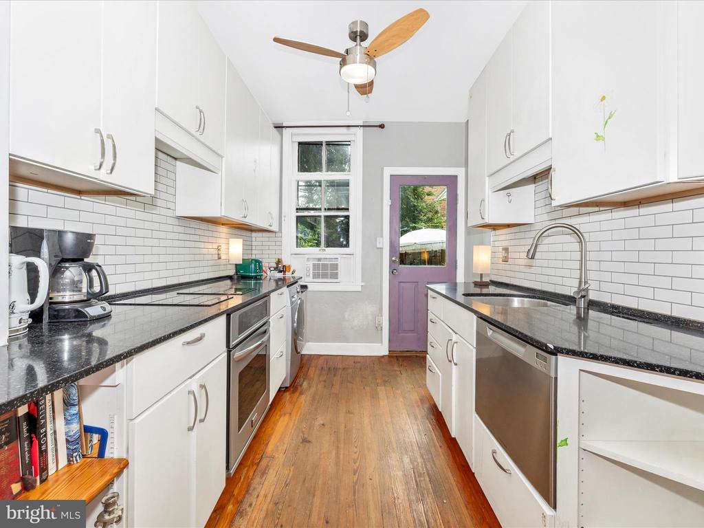 44 S Bentz St S