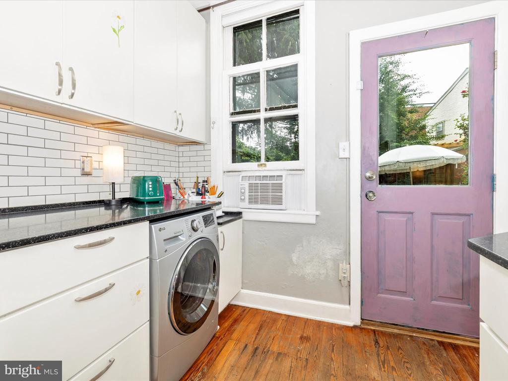 44 S Bentz St S