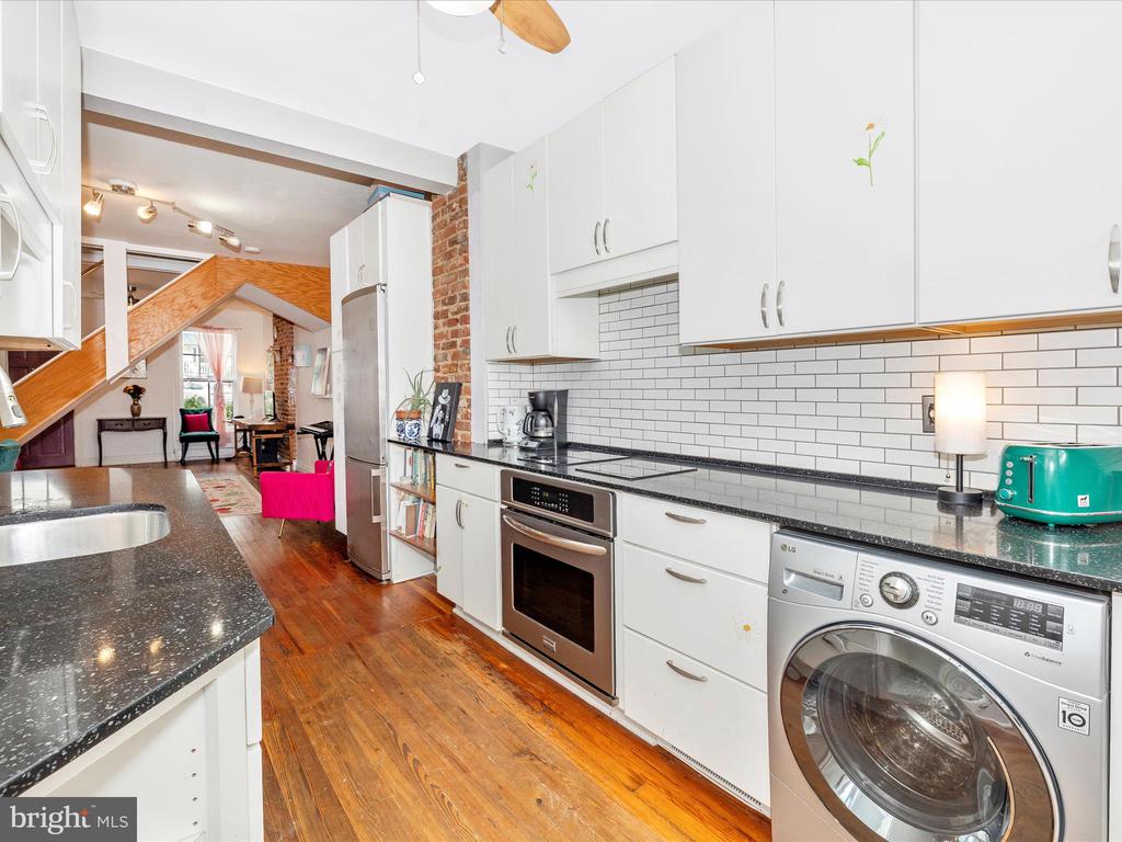 44 S Bentz St S