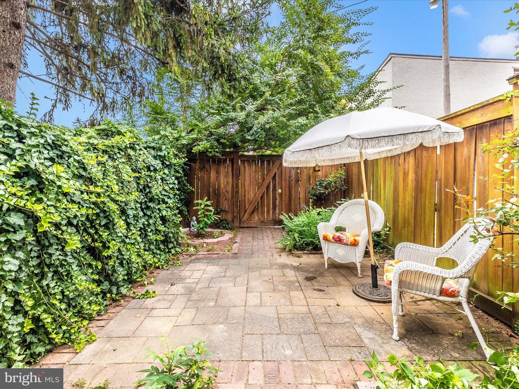 44 S Bentz St S