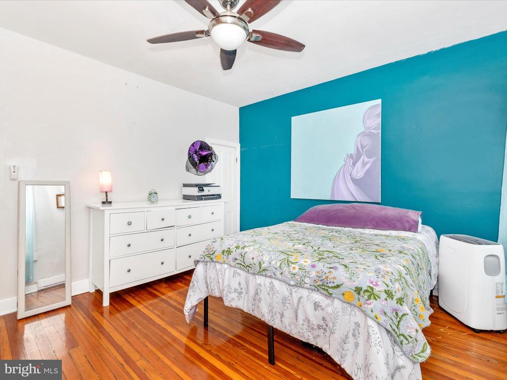 44 S Bentz St S