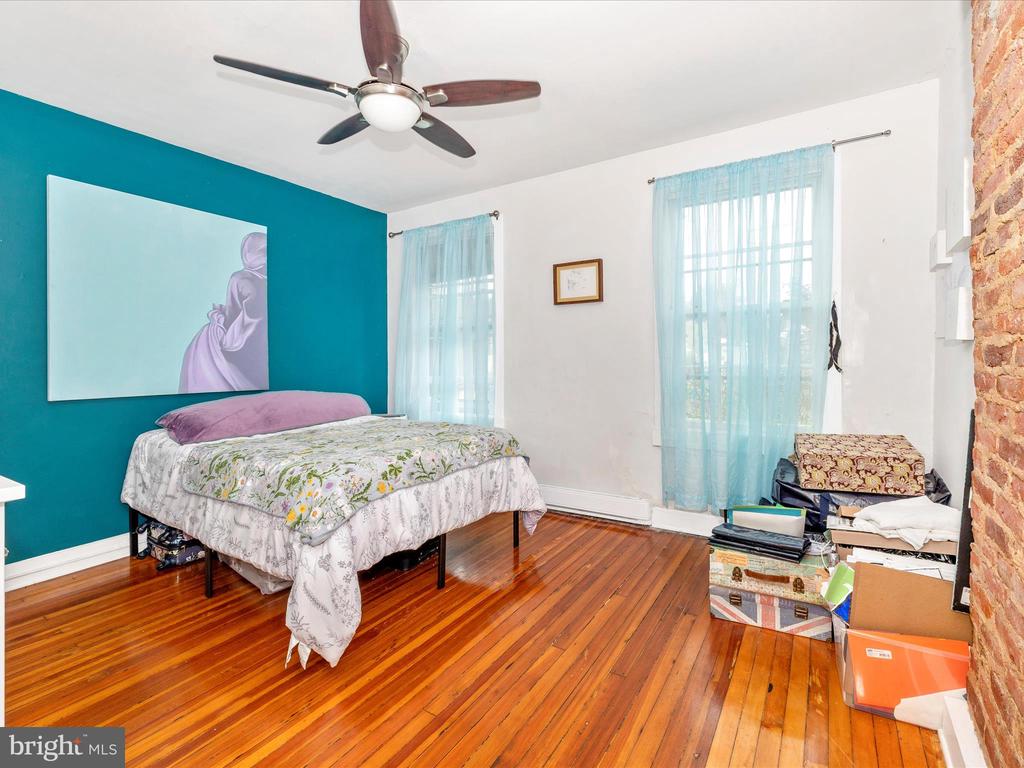 44 S Bentz St S