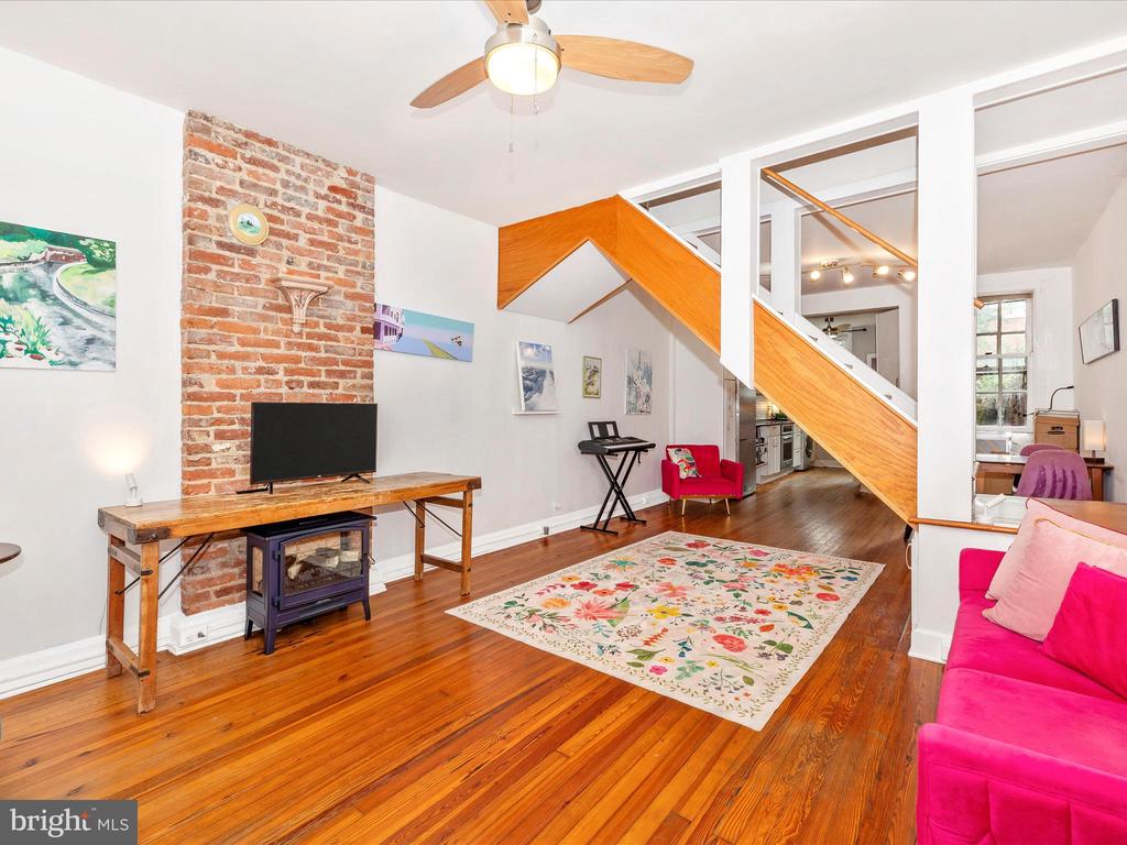44 S Bentz St S