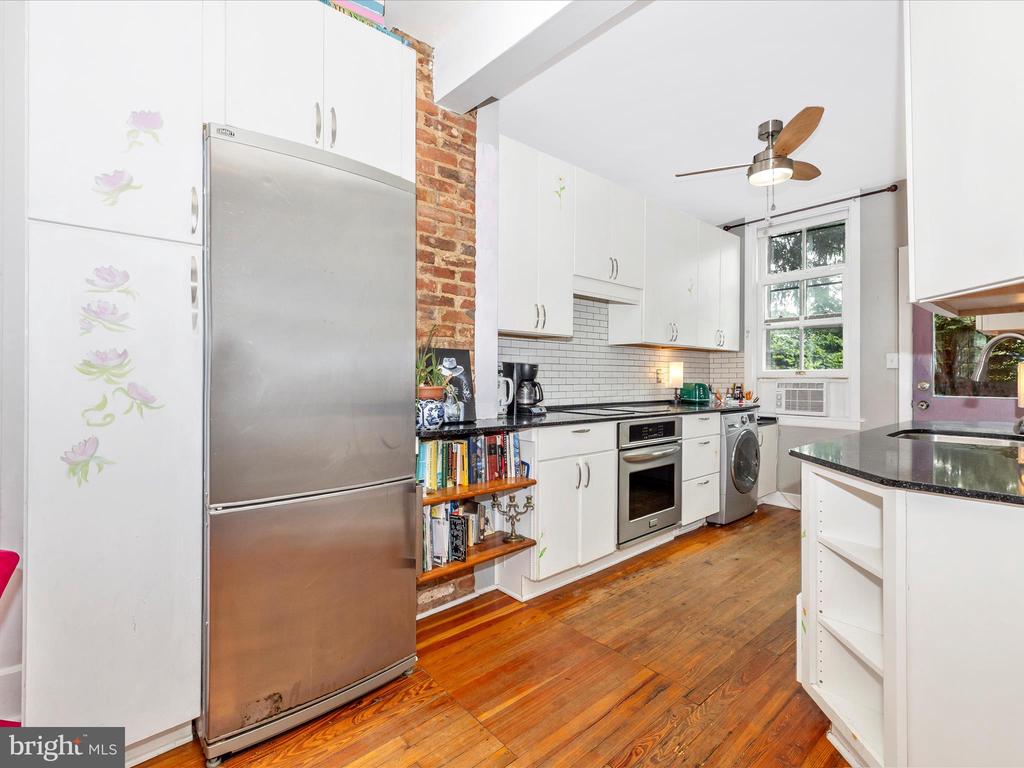 44 S Bentz St S