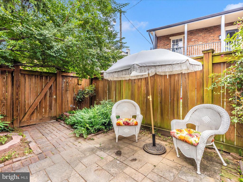 44 S Bentz St S