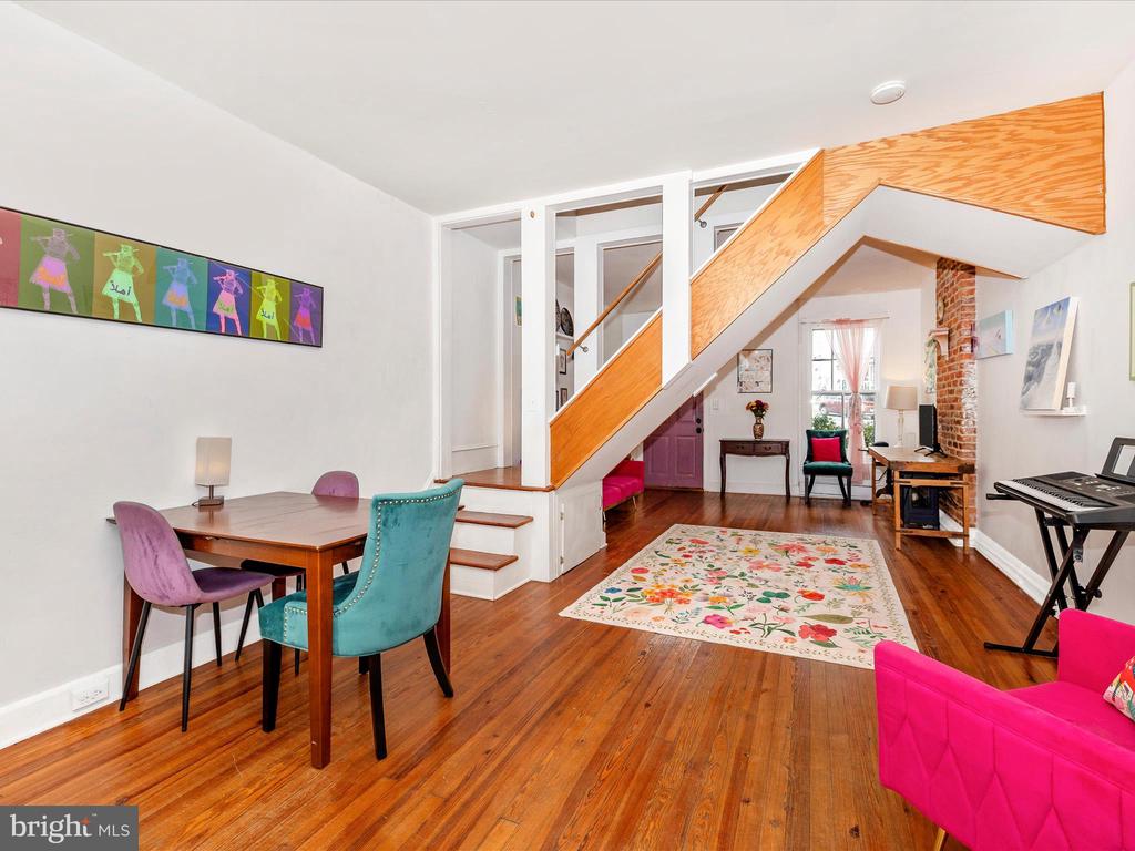 44 S Bentz St S