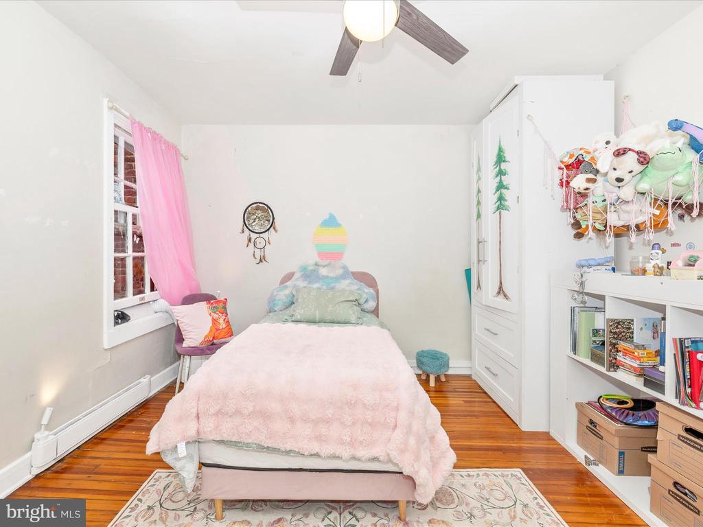 44 S Bentz St S