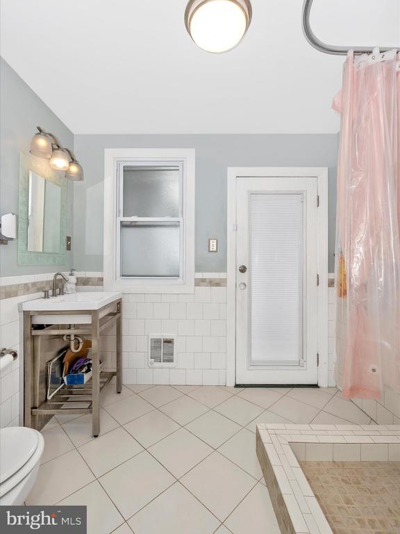 44 S Bentz St S