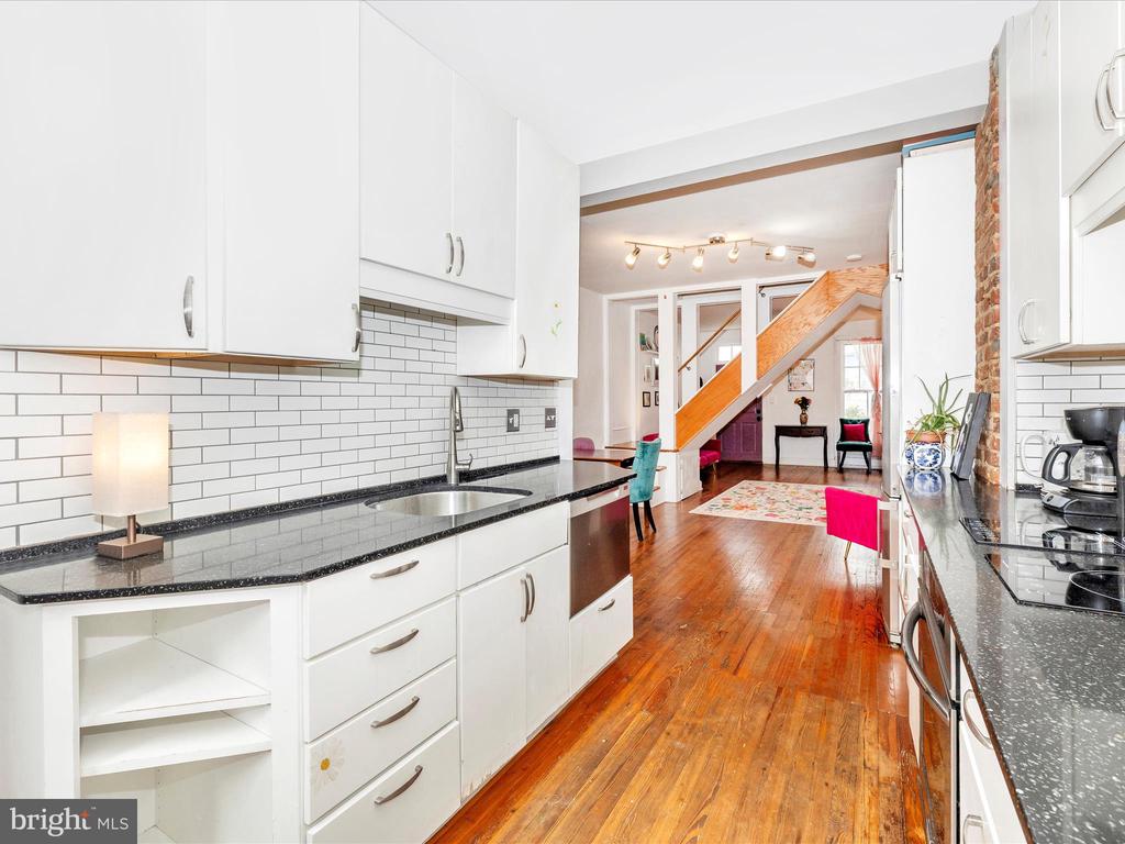 44 S Bentz St S