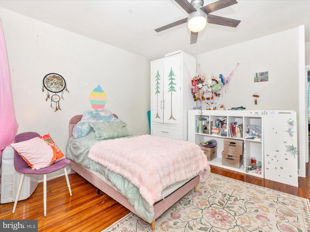 44 S Bentz St S