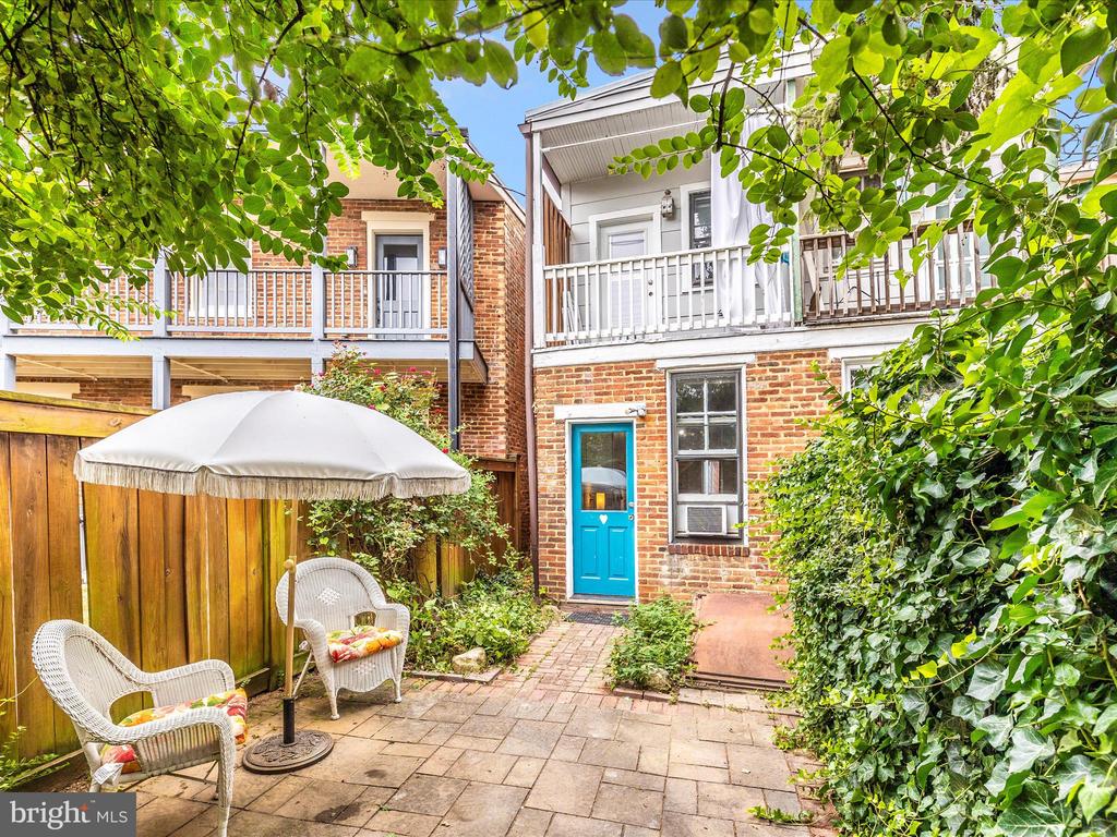 44 S Bentz St S