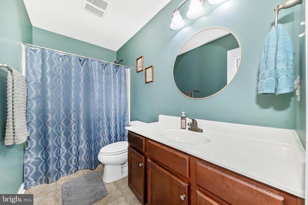 6394 Betty Linton Ln