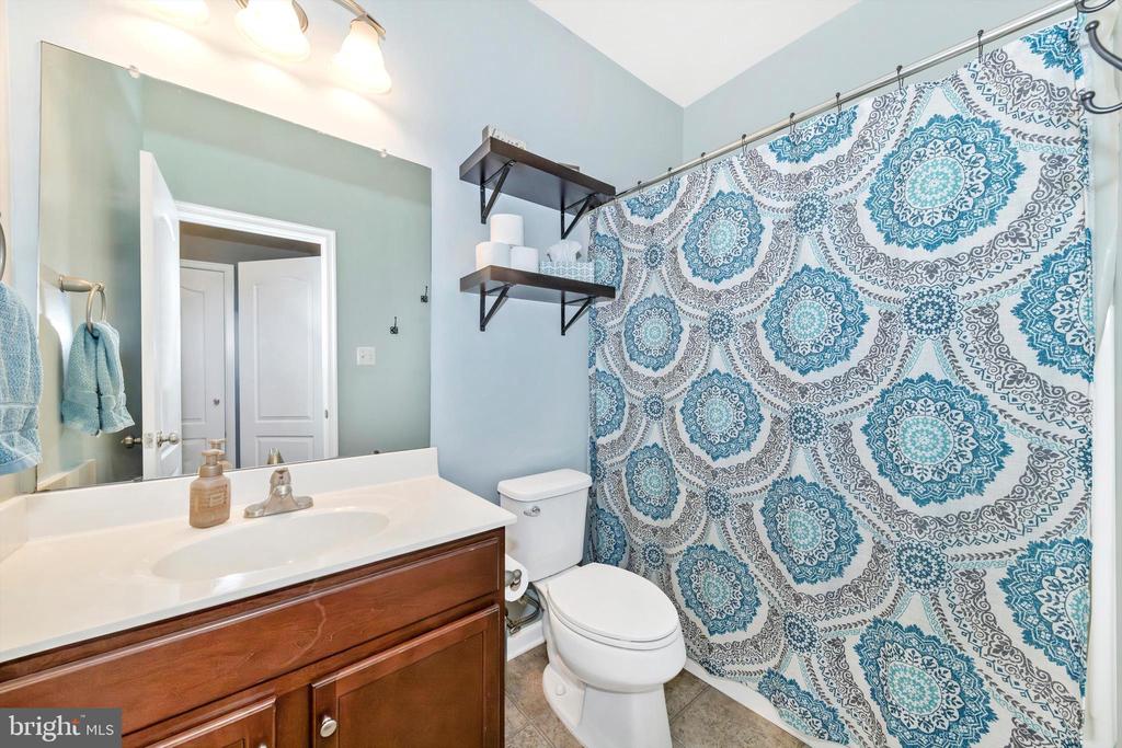 6394 Betty Linton Ln