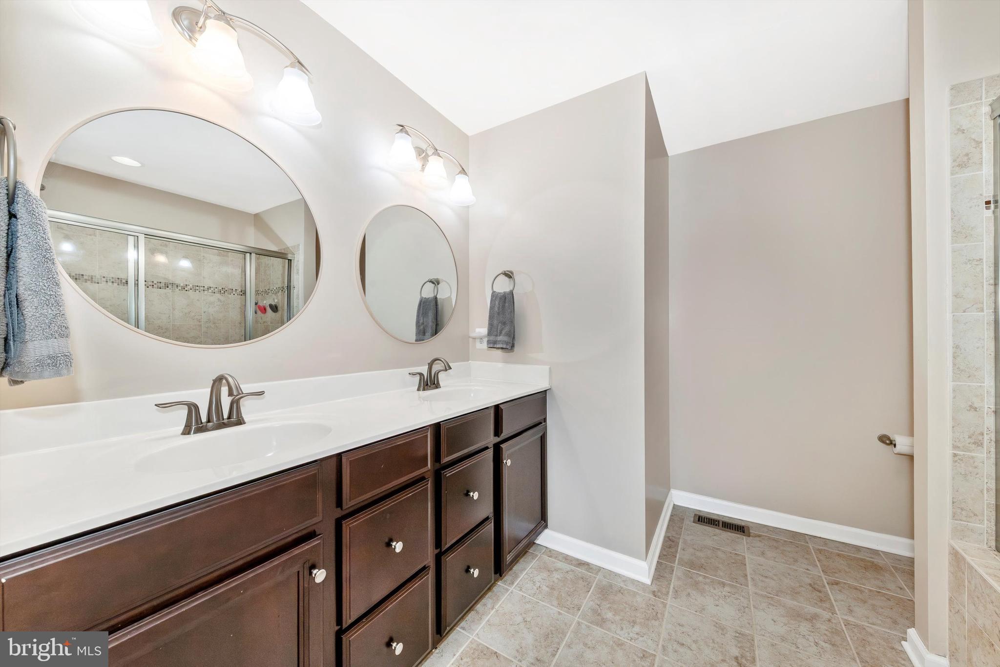 6394 Betty Linton Ln