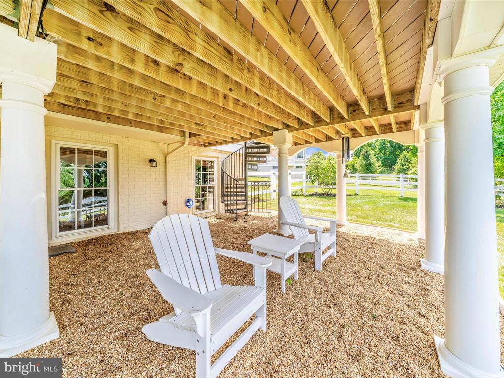 4 Tile Silo Ct