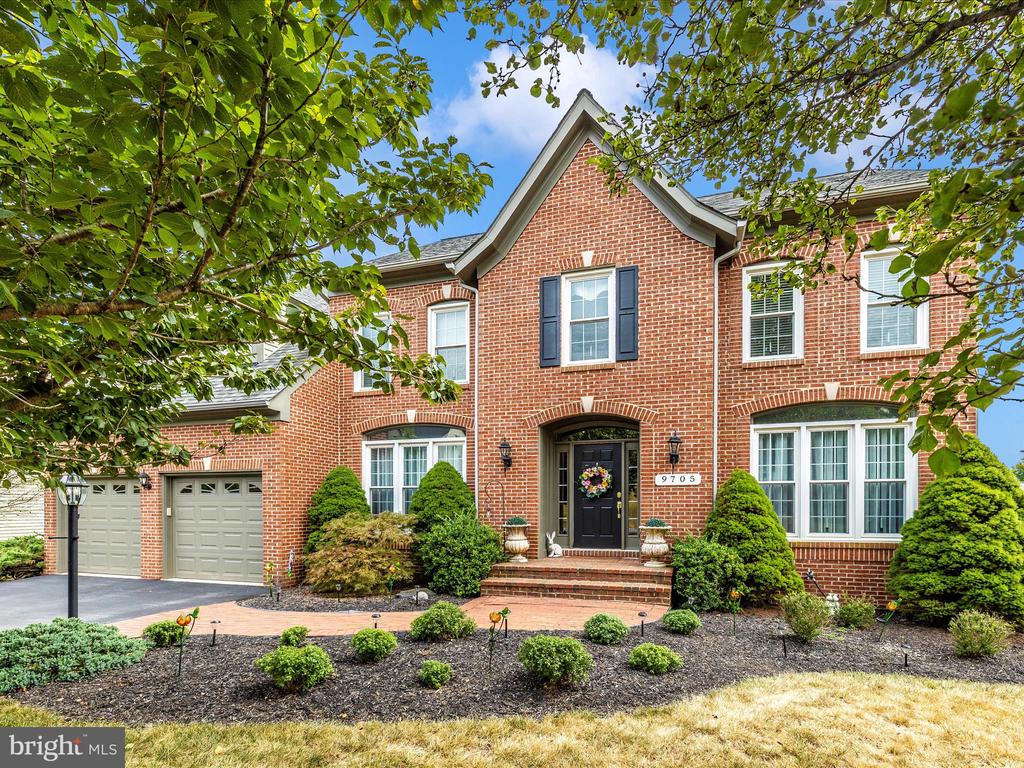 9705 Woodfield Ct