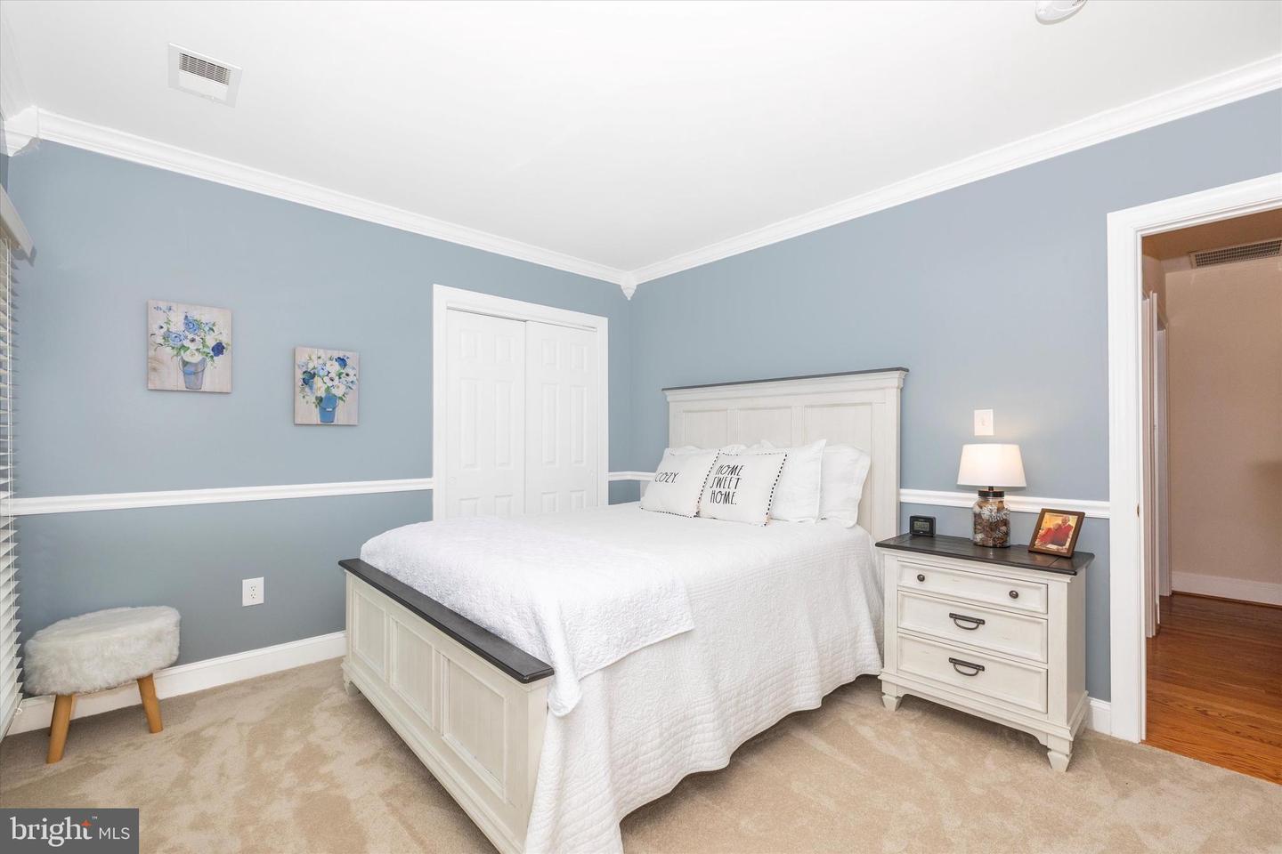 9705 Woodfield Ct