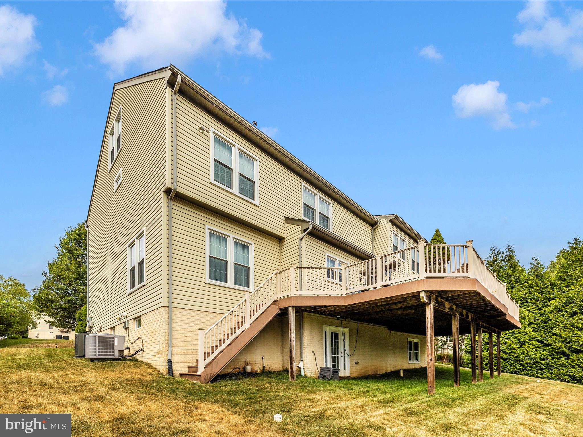 9705 Woodfield Ct