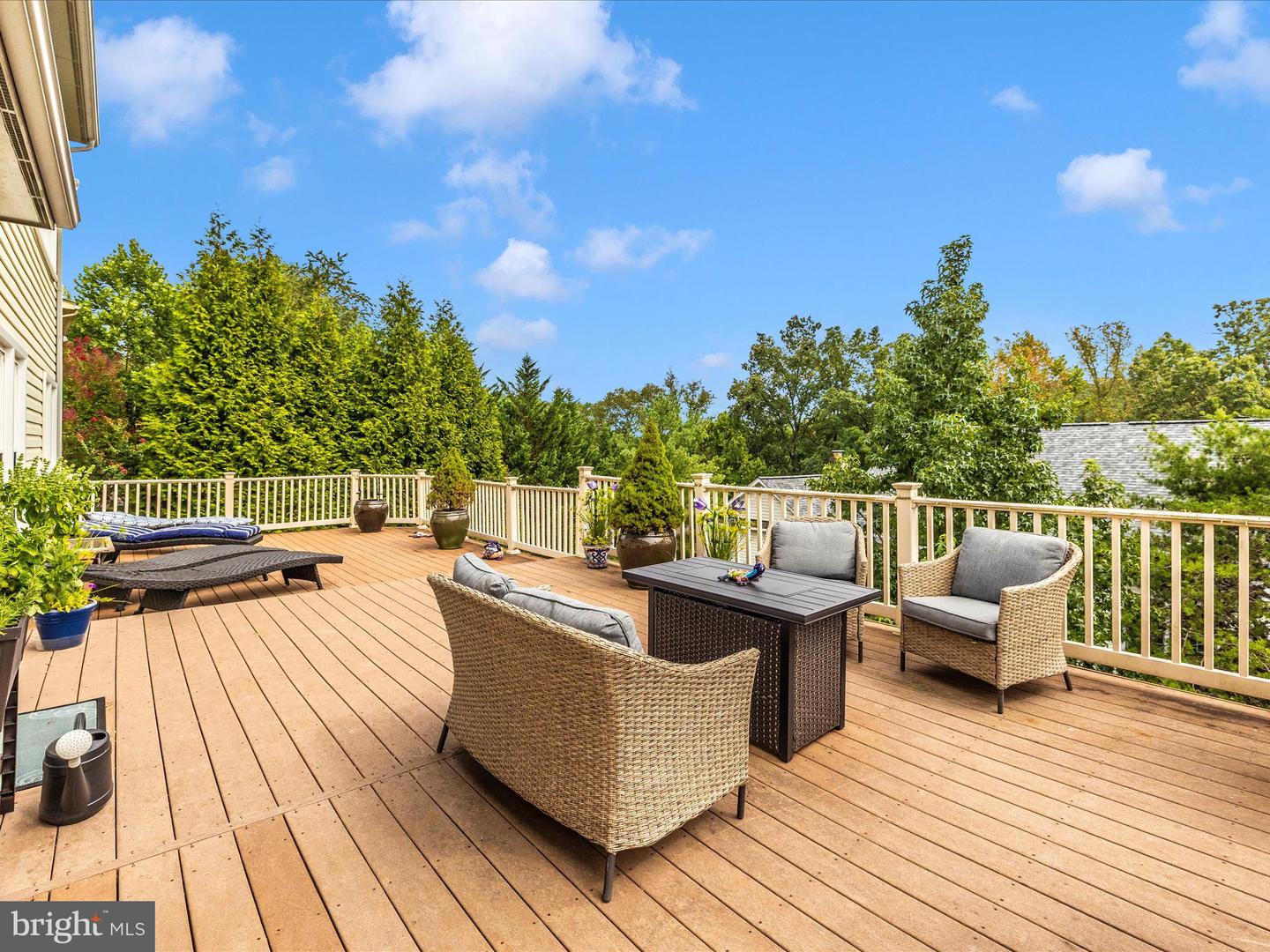 9705 Woodfield Ct
