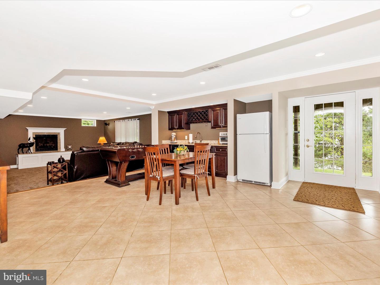 9705 Woodfield Ct