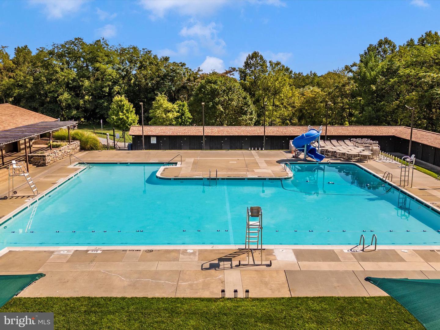 9705 Woodfield Ct