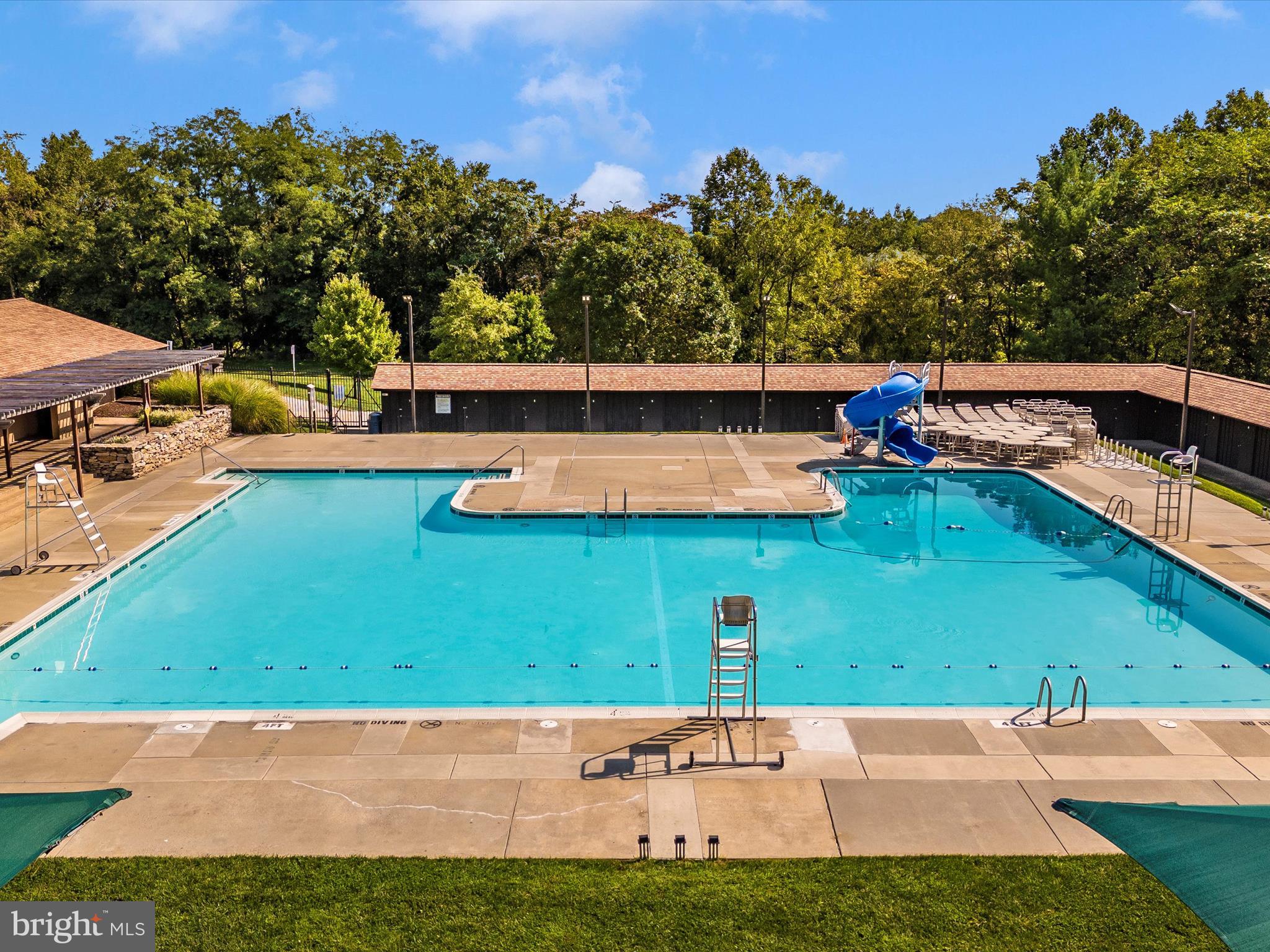 9705 Woodfield Ct